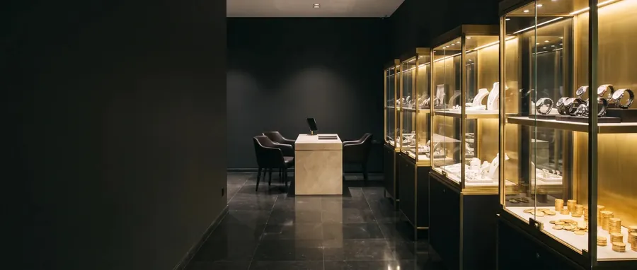 Luxusgüter diskret verkaufen: wie ein Handelshaus Uhren, Schmuck und Kunst bewertet